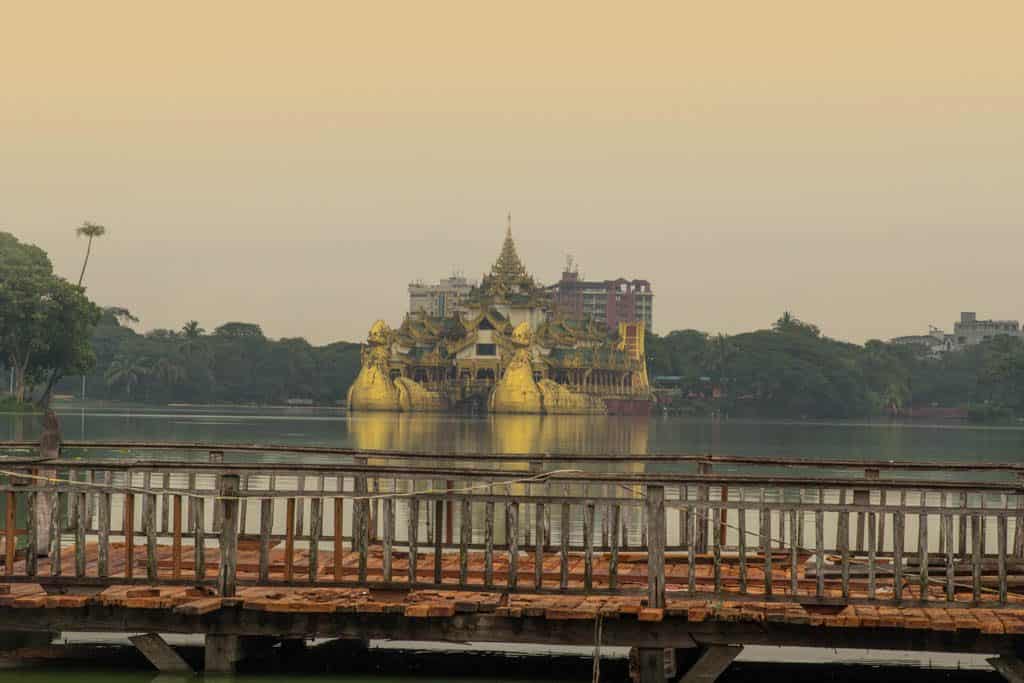 golden dragons on Kandawgyi Lake