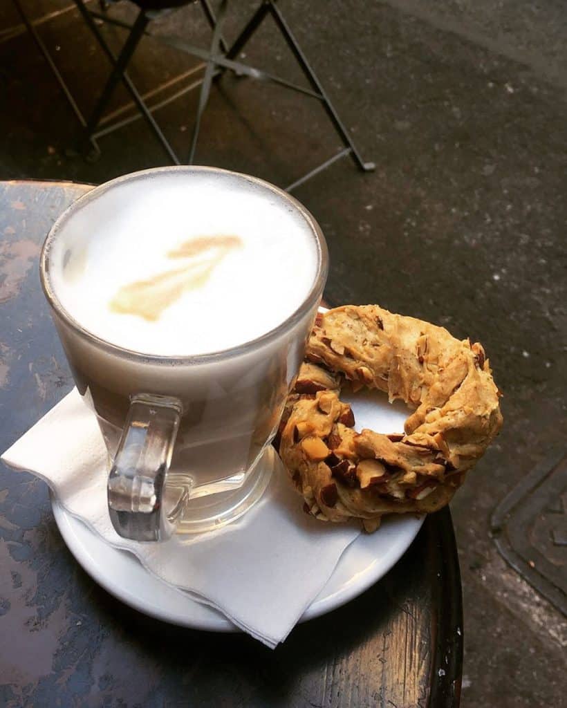 Cappuccino and cookie