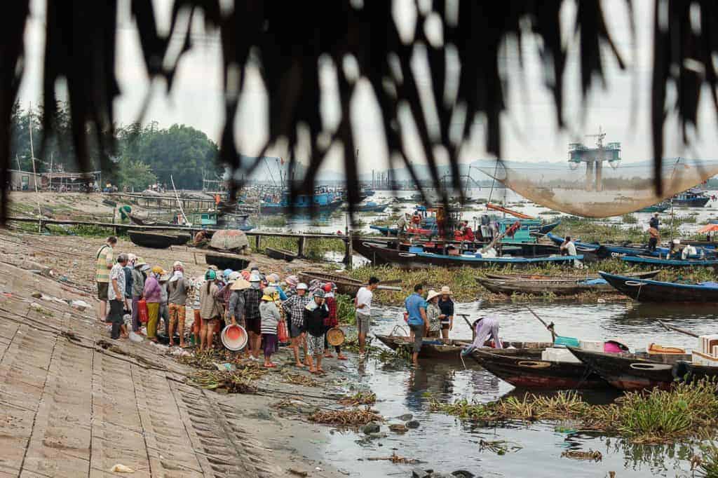 Fishermen sell their fresh fish in Vietnam