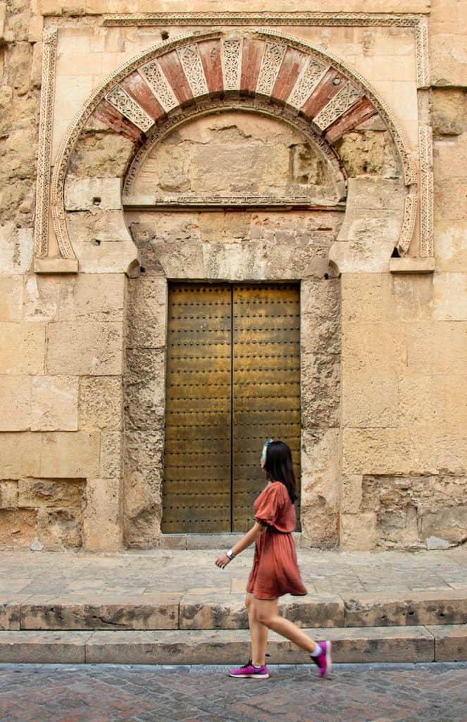 la mezquita bronze door