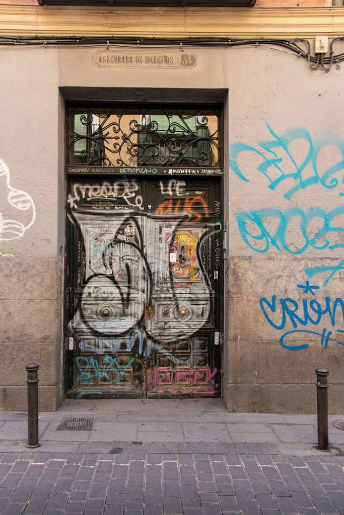 painted door in madrid