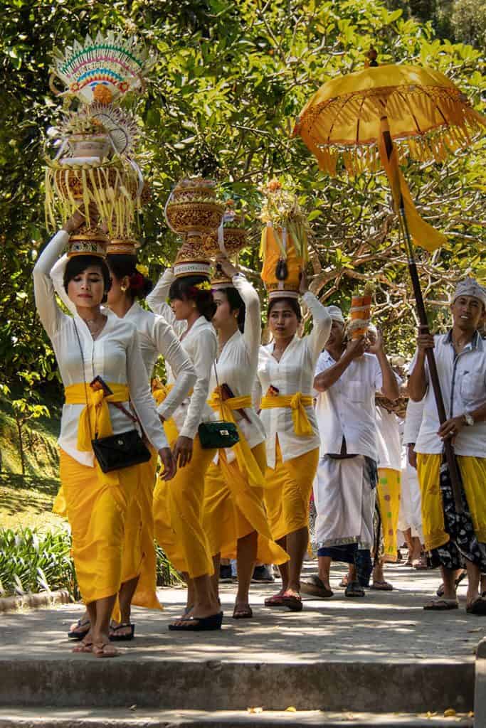 balinese women Carrying fruit baskets