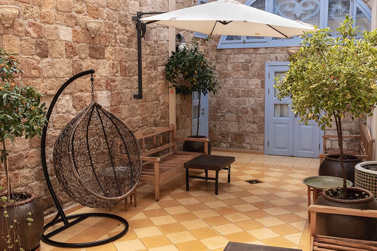 Design courtyard in hotel Arabesque Acre