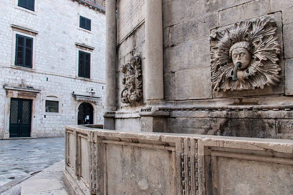 Decorated faces of Large Onofrio's Fountain