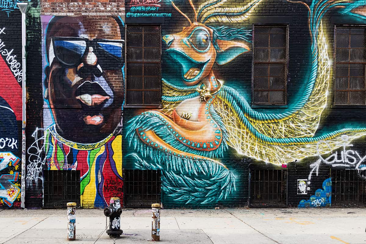 אומנות רחוב צבעונית בבושוויק בברוקלין