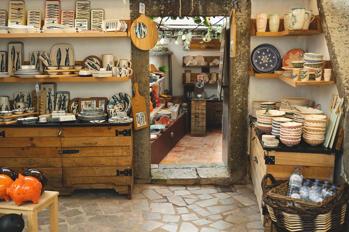 Ceramics and shops in Obidos